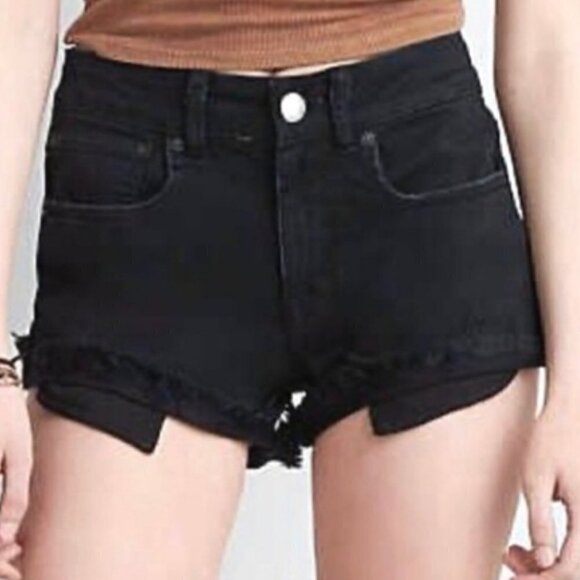 American Eagle Outfitters Pants - American Eagle Hi-Rise Festival Short Black Distressed Jean Shorts Size 0